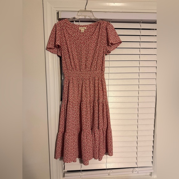 Monteau Dresses & Skirts - Pink floral tiered midi dress with V-neck and flutter sleeves